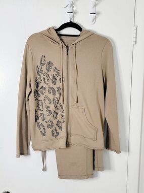 Onque Casuals Beige Crewneck Sweatshirt with Branded Label